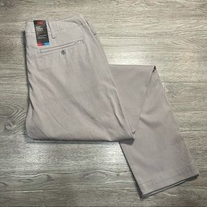 Levi’s 502 Taper Chinos